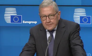 eurogroup-may-2022-klaus-regling-724-466