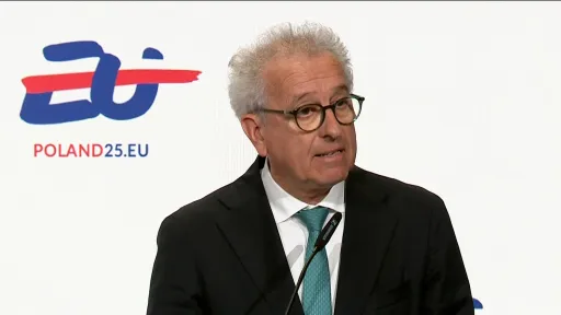 11-04-25-148516-4-Eurogroup