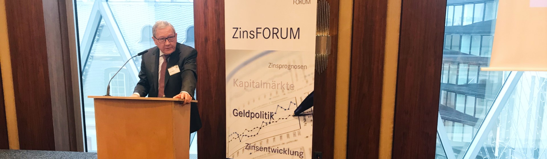Media Name: klausreglingzinsforum21920x560.jpg