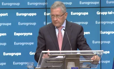 Klaus Regling at Eurogroup Meeting 11 July 2016-724-466