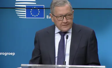 Klaus Regling at Eurogroup Press Conference 19 February 2018-724-466