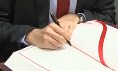 Signing the ESM Treaty-724-466