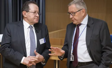Vítor Constâncio and Klaus Regling-724-466
