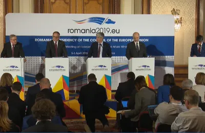 Klaus Regling at Eurogroup Press Conference 5 April 2019-724-466