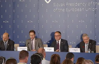 Klaus Regling at Eurogroup Press Conference 9 September 2016-724-466