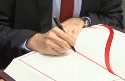 Signing the ESM Treaty-724-466