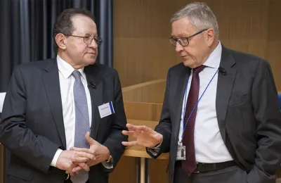 Vítor Constâncio and Klaus Regling-724-466