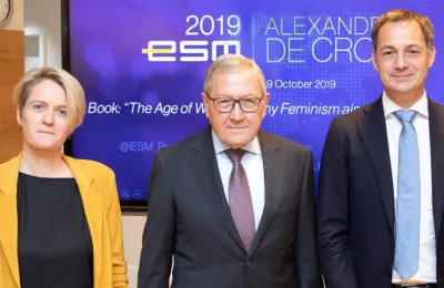 Media Name: decroobookforslider.jpg