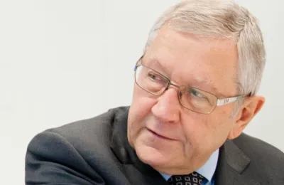 Media Name: klausreglingprotothemaslider.jpg