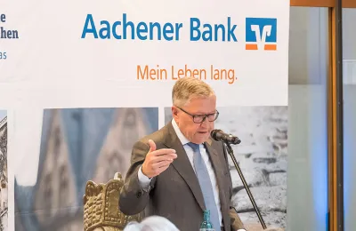 Media Name: kregling87031920x560.jpg