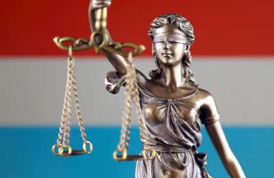 Media Name: luxembourg-legal-1540.png
