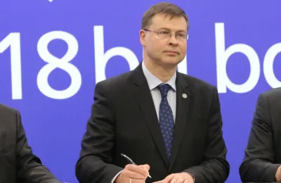 Media Name: signingflickrslider2.jpg