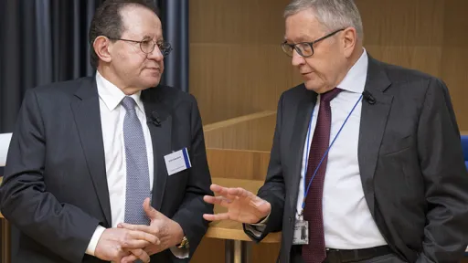 Vítor Constâncio and Klaus Regling-724-466