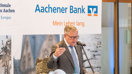 Media Name: kregling87031920x560.jpg