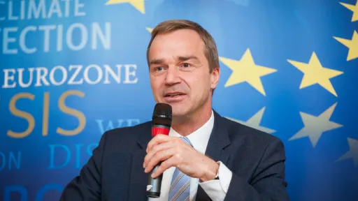 Media Name: rolfzewdebate150620161920x560.png
