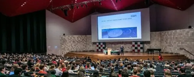 ESMYouthTalk - Rolf Strauch visits Erasmus School of Economics-724-466