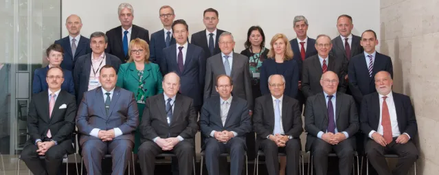 Media Name: annualmeeting2016familyphoto.png