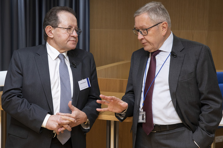 V. Constâncio and K. Regling