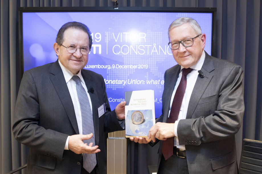 V. Constâncio and K. Regling with the ESM Book