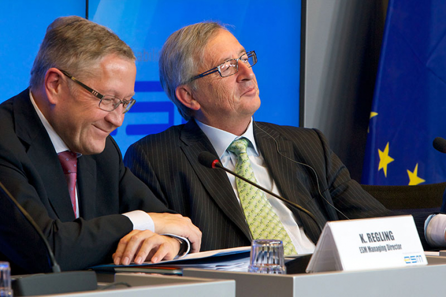 Klaus Regling, ESM Managing Director, and Jean-Claude Juncker, first Chairman of ESM Board of Governors