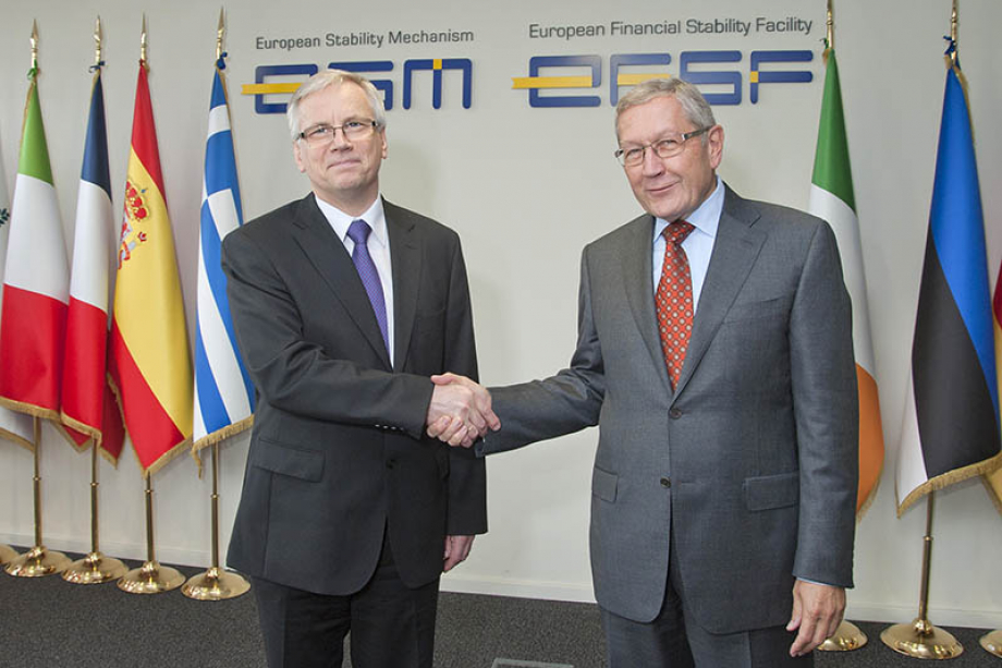 Rimantas Šadžius, Lithuanian finance minister, and Klaus Regling, ESM Managing Director (2014)
