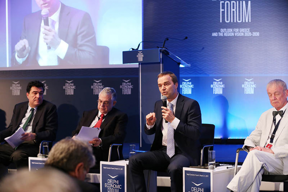 Rolf Strauch, ESM Chief Economist (2nd from right) at Delphi Economic Forum in 2017